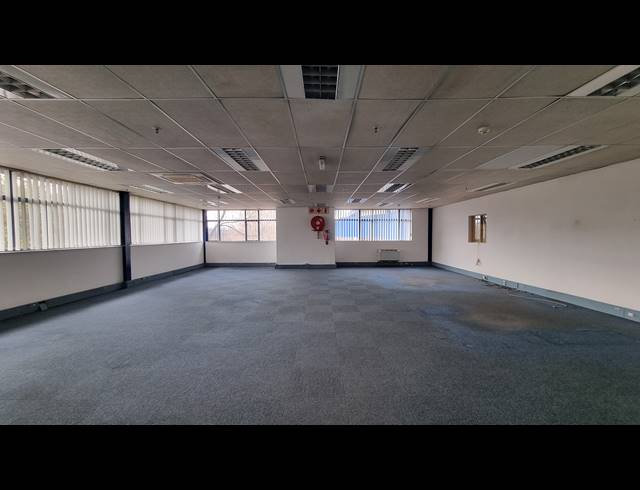 4,332M² WAREHOUSE TO LET IN JET PARK
